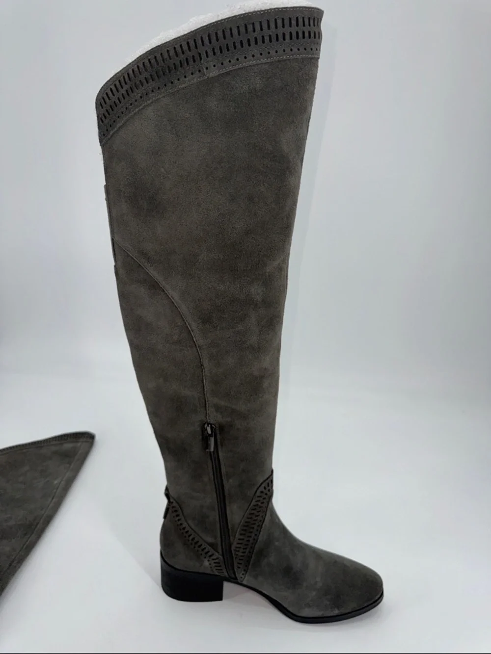 NWOT Vince Camuto Over-the-Knee Suede Boots in Charcoal Gray size 9